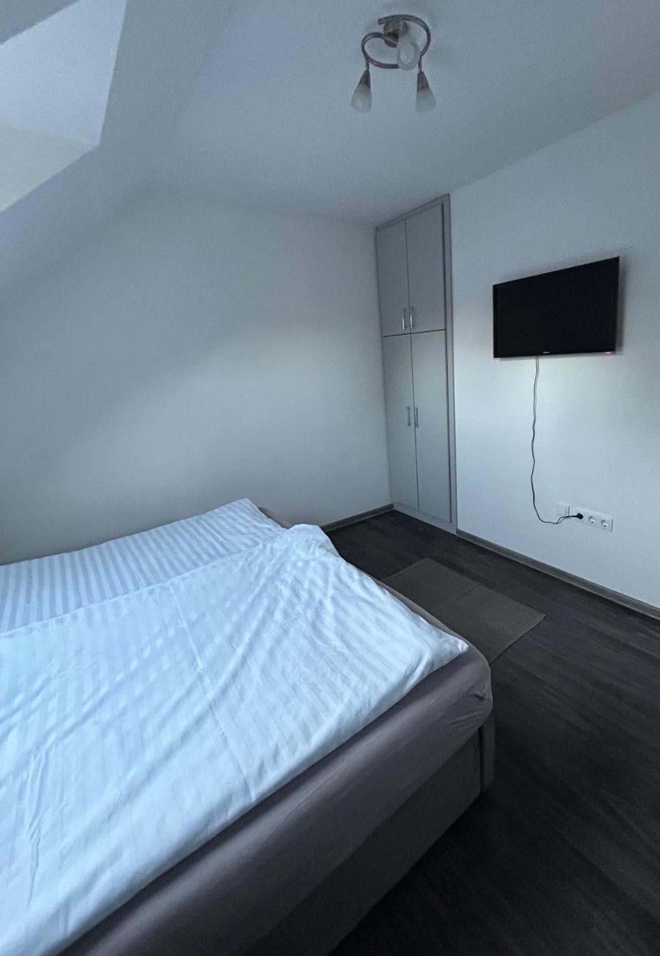 Heni Apartment Bük Exteriör bild
