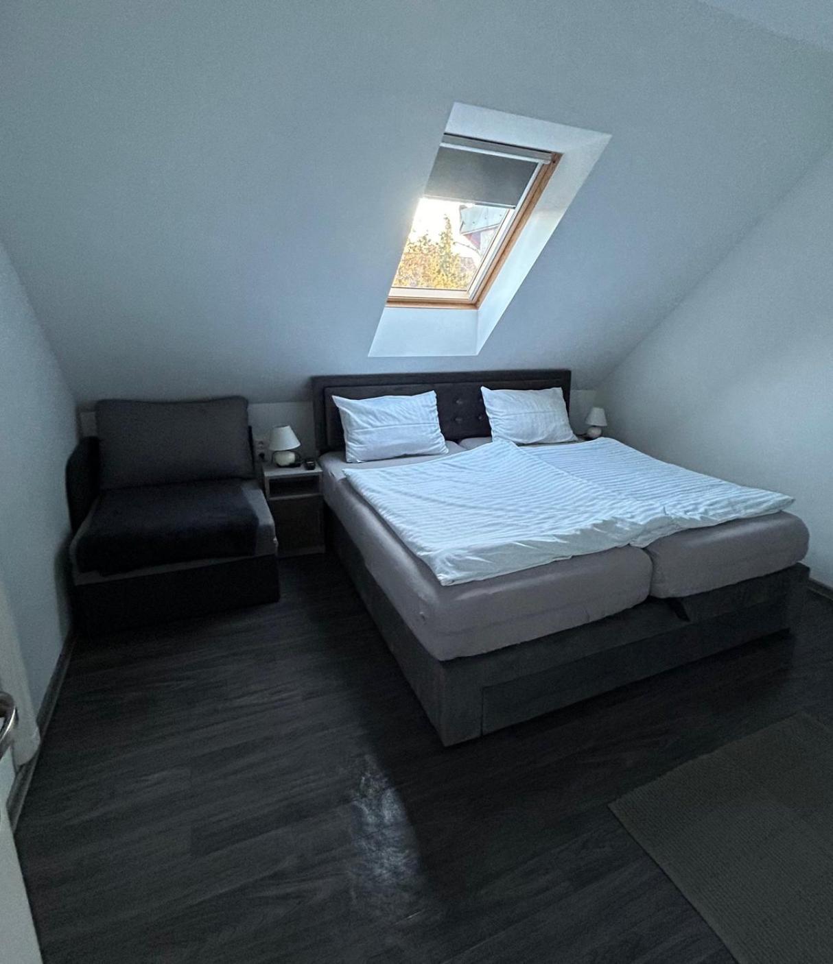 Heni Apartment Bük Exteriör bild