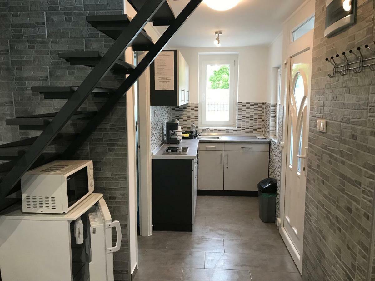 Heni Apartment Bük Exteriör bild